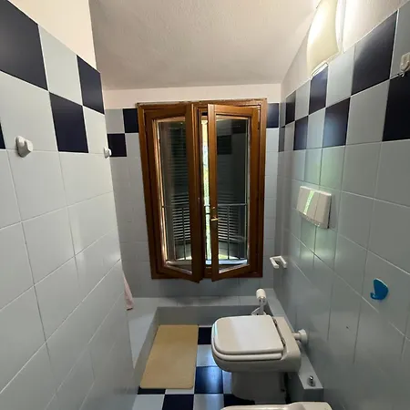 Emilia 330 Centro Διαμέρισμα *