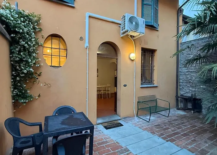 Emilia 330 Centro Apartman